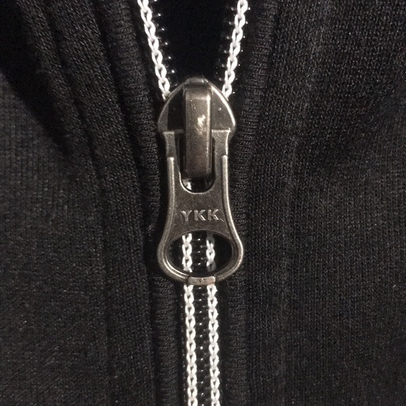 Black Jacket - Robert Graham - Picture 2 of 7